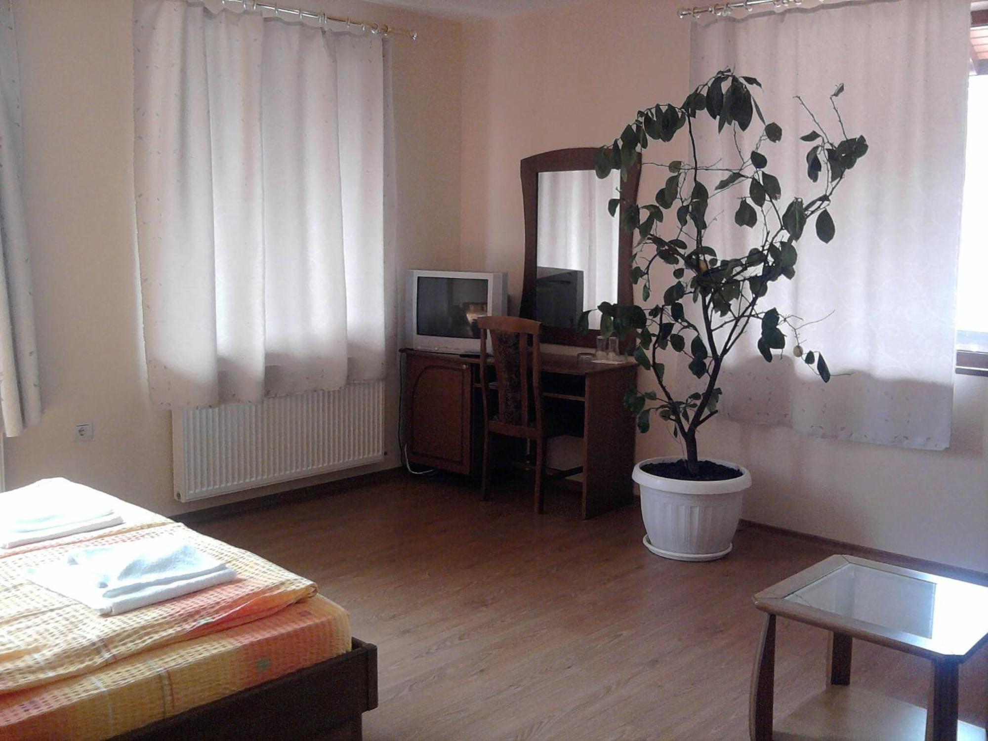 Complex Balkandzhii Apriltsi  Luaran gambar
