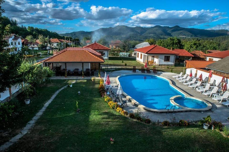 Complex Balkandzhii Apriltsi  Luaran gambar