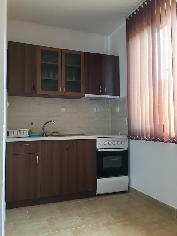 Complex Balkandzhii Apriltsi  Bilik gambar