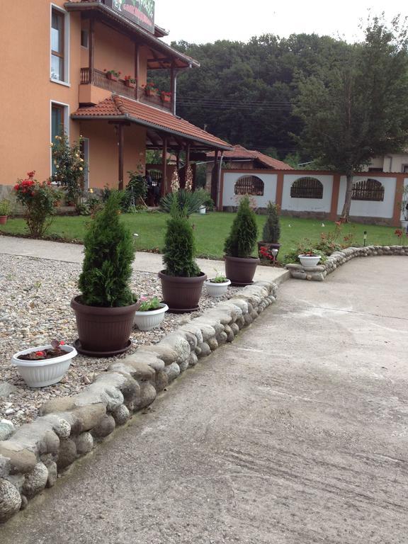 Complex Balkandzhii Apriltsi  Luaran gambar